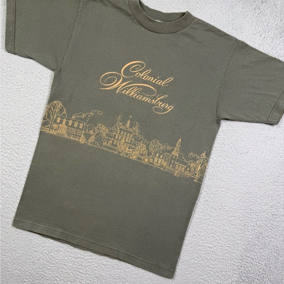 American Vintage Other - Vintage Colonial‎ Williamsburg wrap around T-shirt